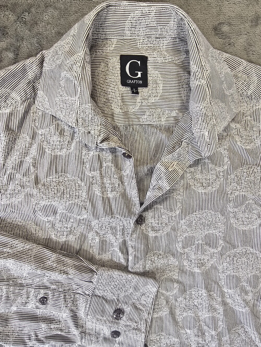 Grafton Skull Print Button Up Shirt Size Small Gray
